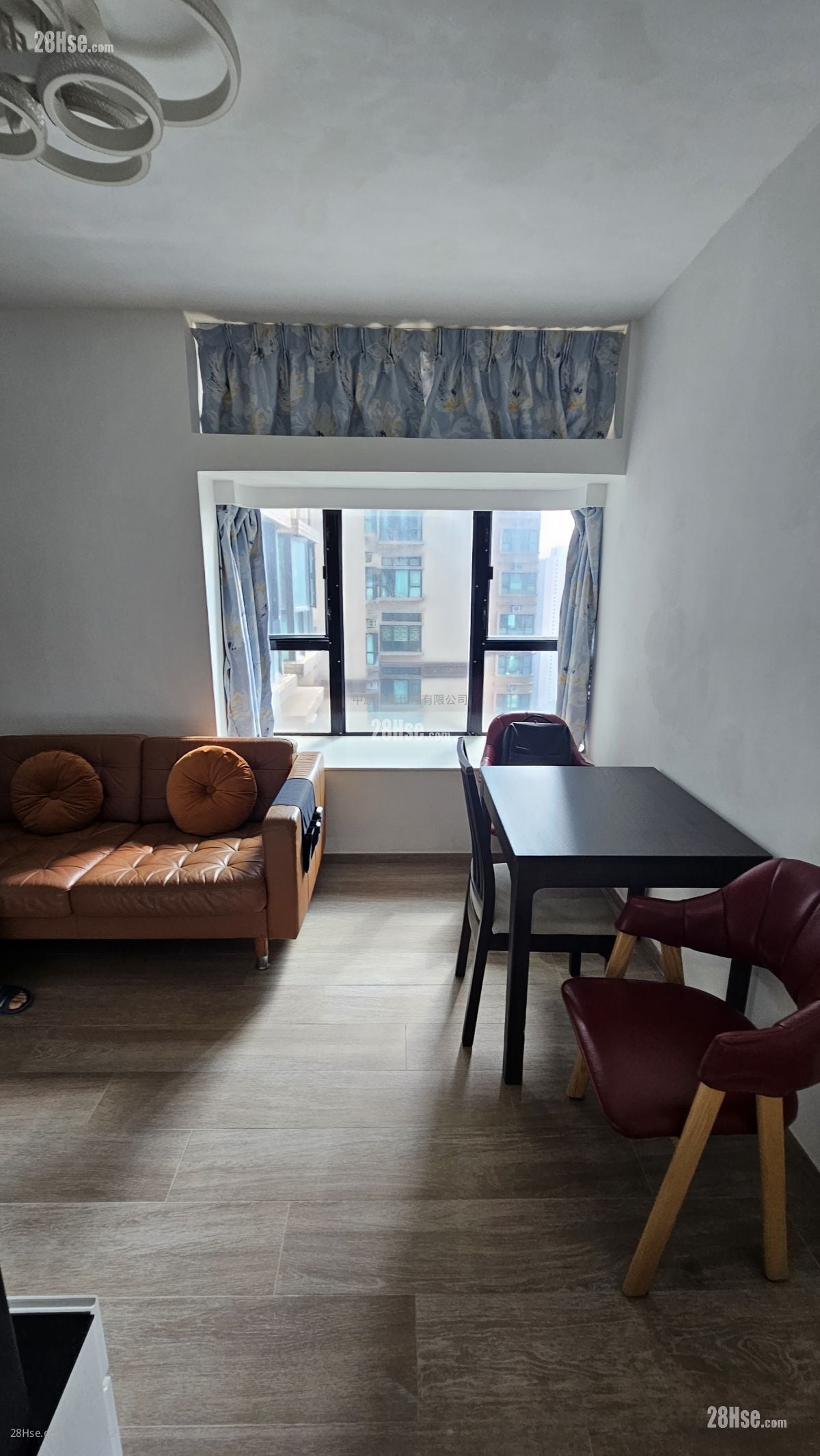 Nan Fung Plaza Sell 2 Bedrooms , 1 Bathroom 400 ft²