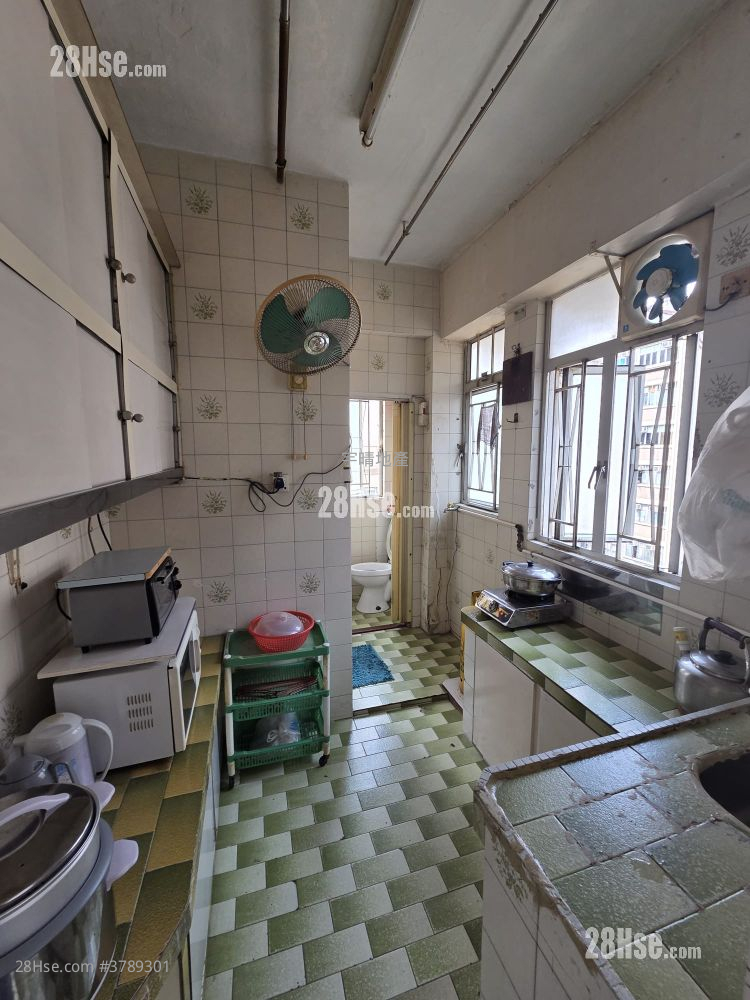 唐楼 售盘 3 房 , 1 浴室 560 平方尺