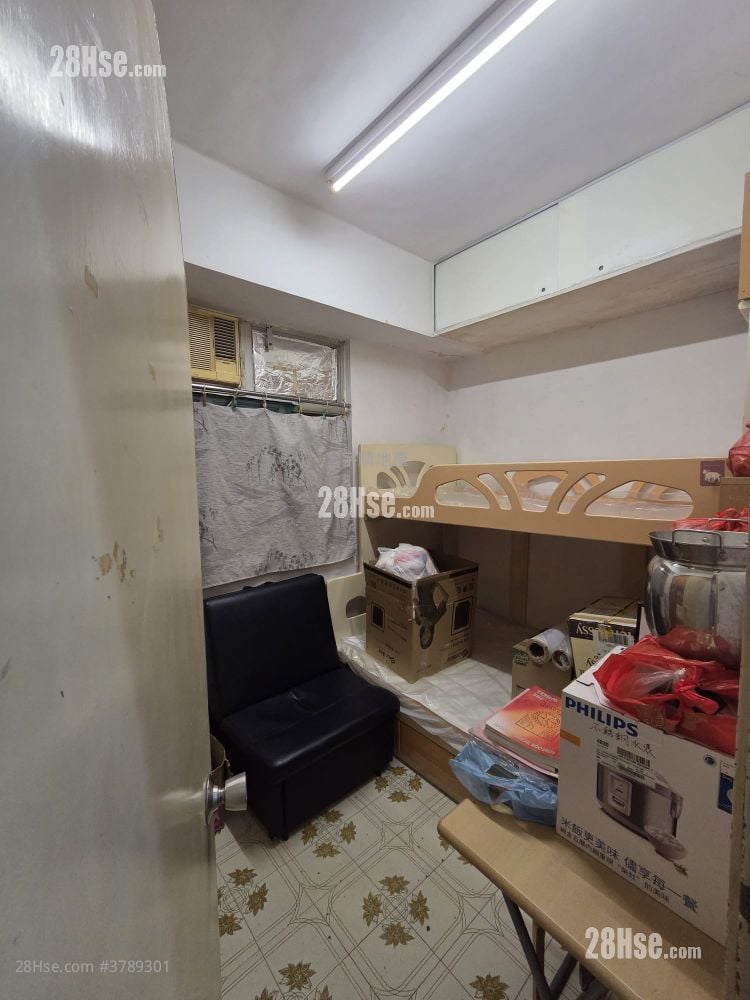 唐楼 售盘 3 房 , 1 浴室 560 平方尺