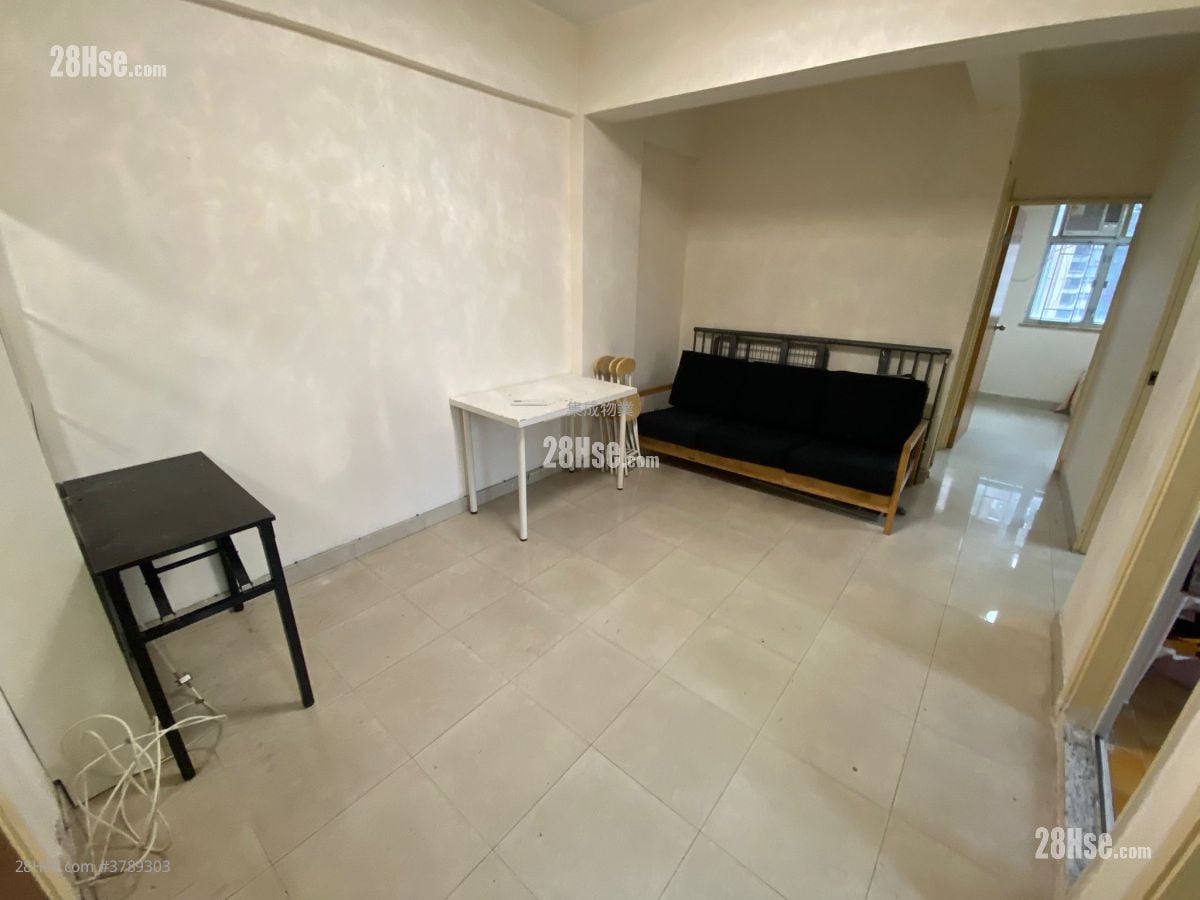 Hang Fai Building Sell 3 Bedrooms , 1 Bathroom 468 ft²