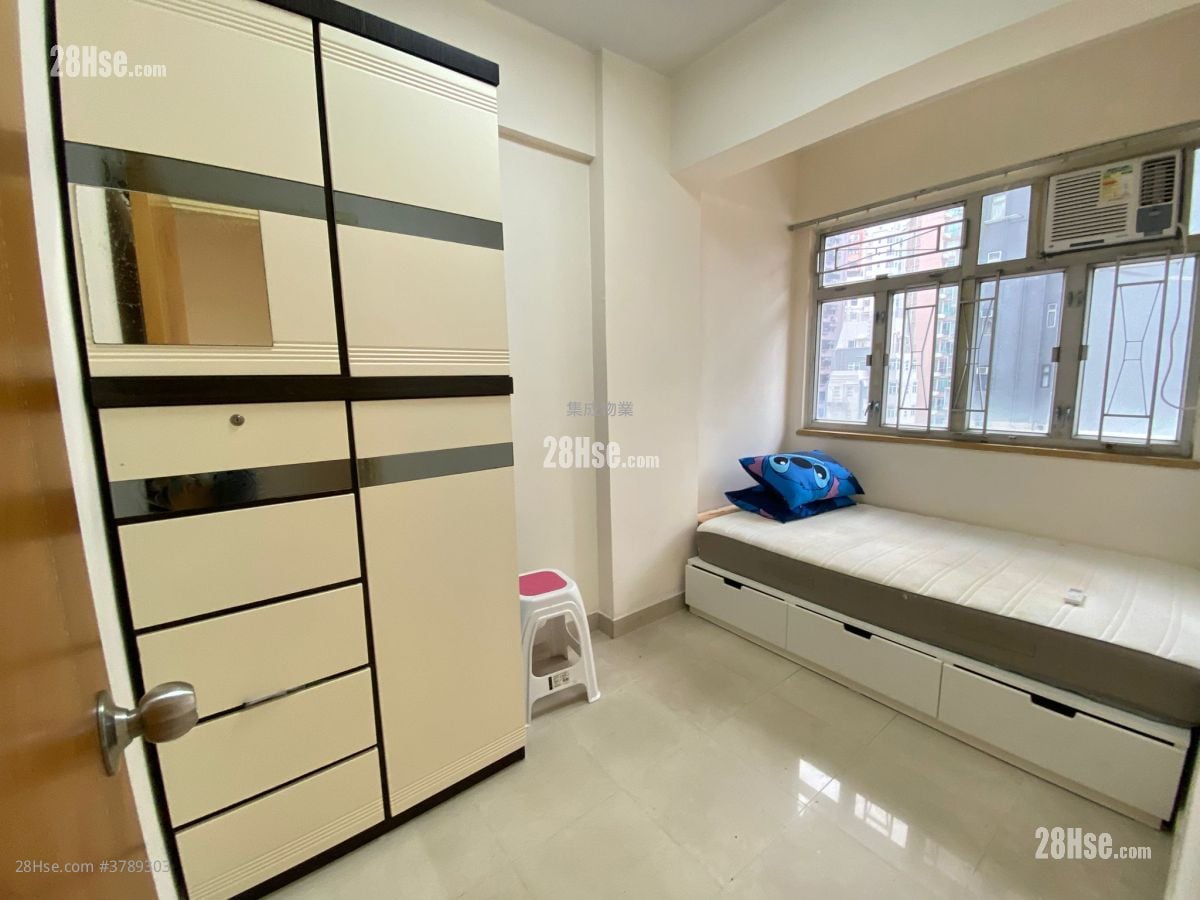 Hang Fai Building Sell 3 Bedrooms , 1 Bathroom 468 ft²