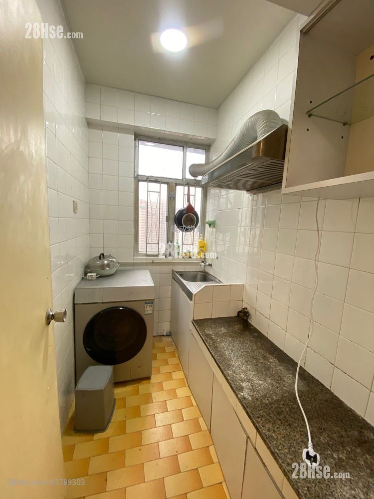 Hang Fai Building Sell 3 Bedrooms , 1 Bathroom 468 ft²