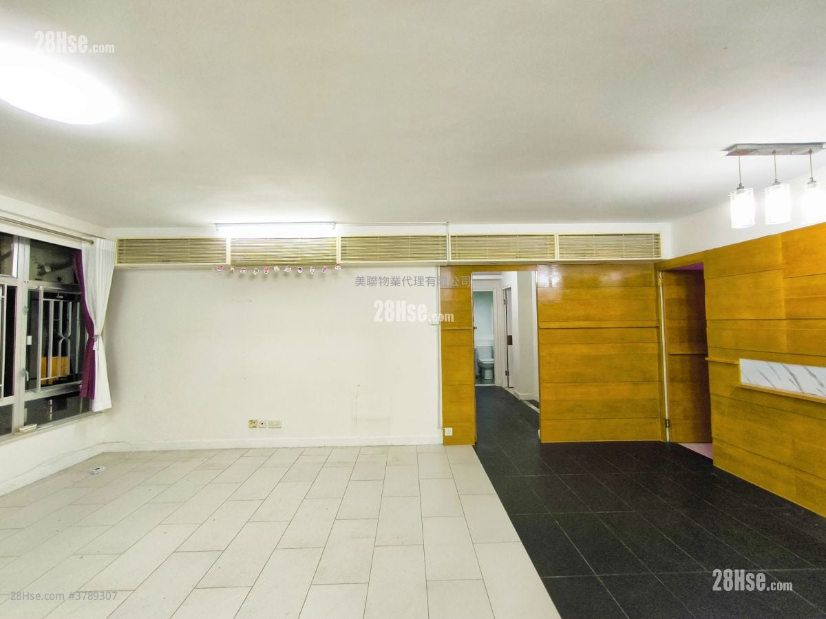 Mei Foo Sun Chuen Sell 3 Bedrooms , 2 Bathrooms 918 ft²