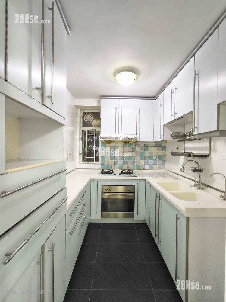 Mei Foo Sun Chuen Sell 3 Bedrooms , 2 Bathrooms 918 ft²