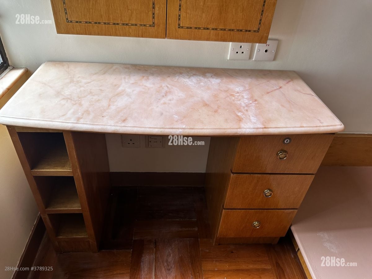 master room: 梳妝枱