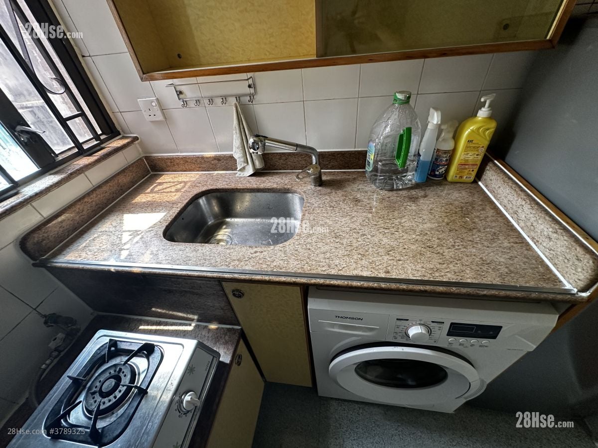 Nam Cheong Centre Rental 2 Bedrooms , 1 Bathroom 366 ft²