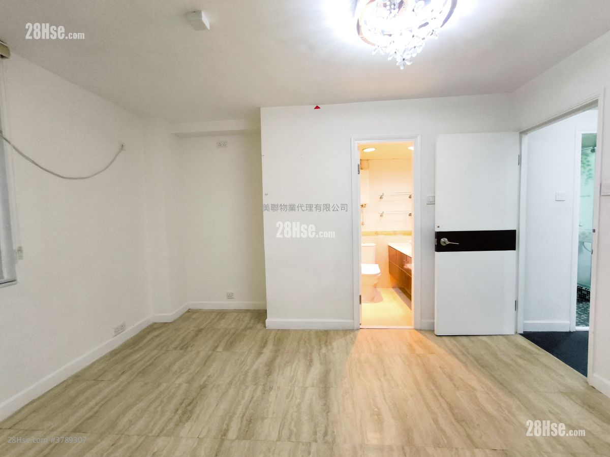 Mei Foo Sun Chuen Sell 3 Bedrooms , 2 Bathrooms 918 ft²