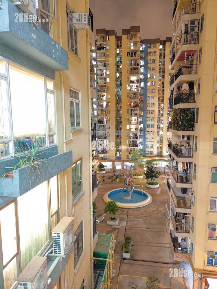 Mei Foo Sun Chuen Sell 3 Bedrooms , 2 Bathrooms 918 ft²