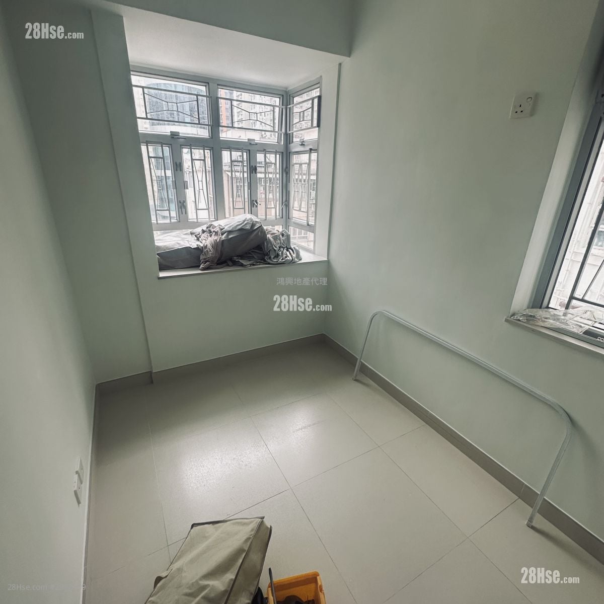 Tung Po Building Rental 2 Bedrooms , 1 Bathroom 341 ft²