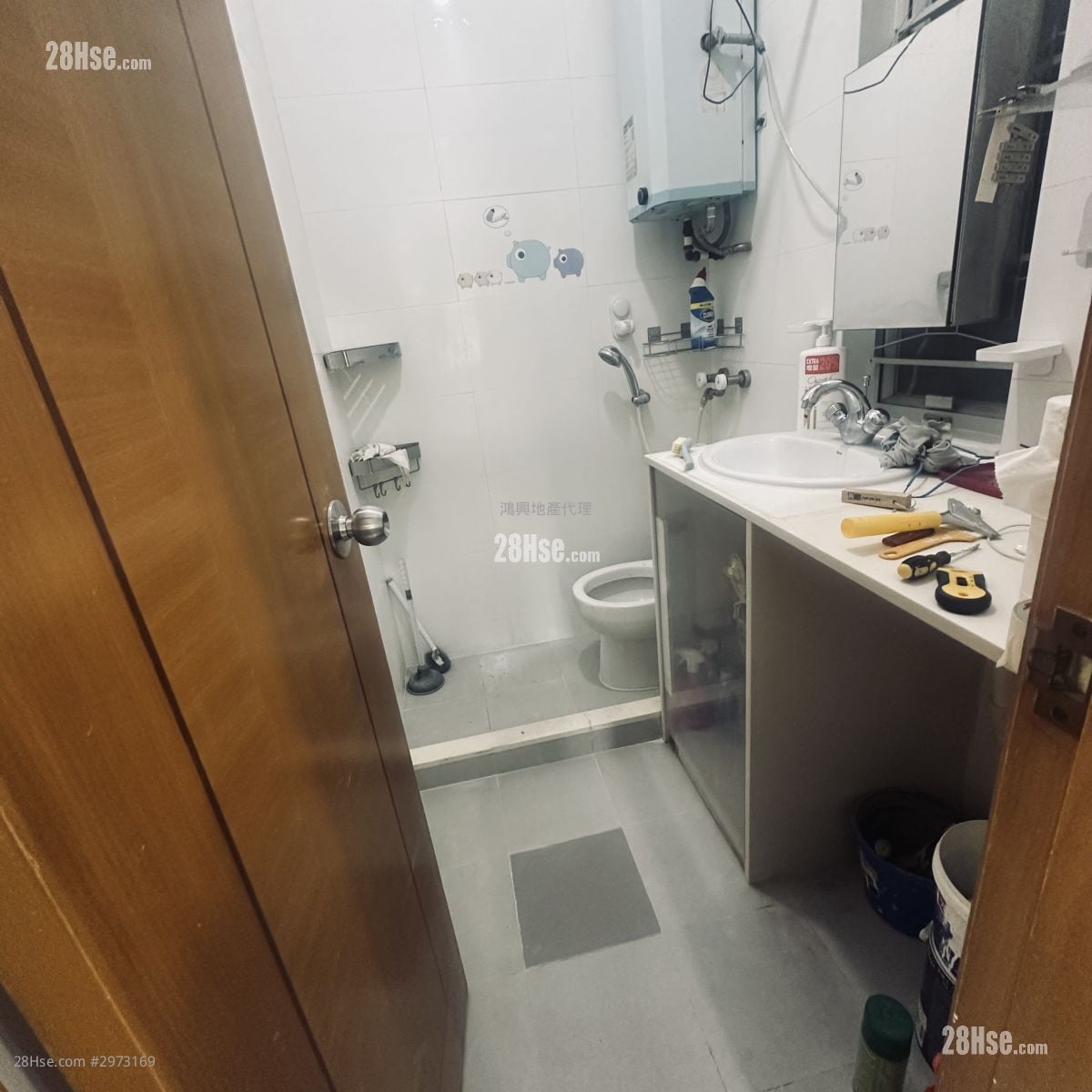 Tung Po Building Rental 2 Bedrooms , 1 Bathroom 341 ft²