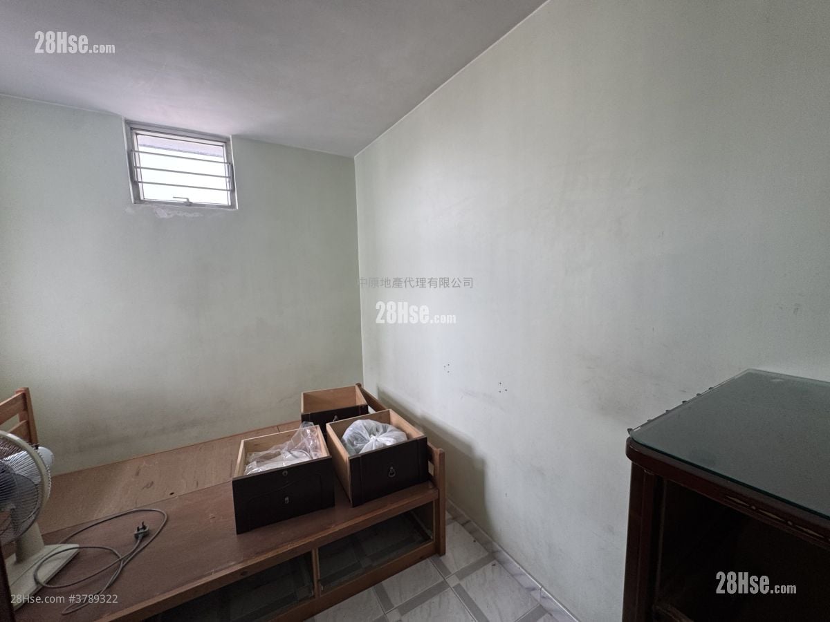 锦鞍苑 售盘 3 房 554 平方尺