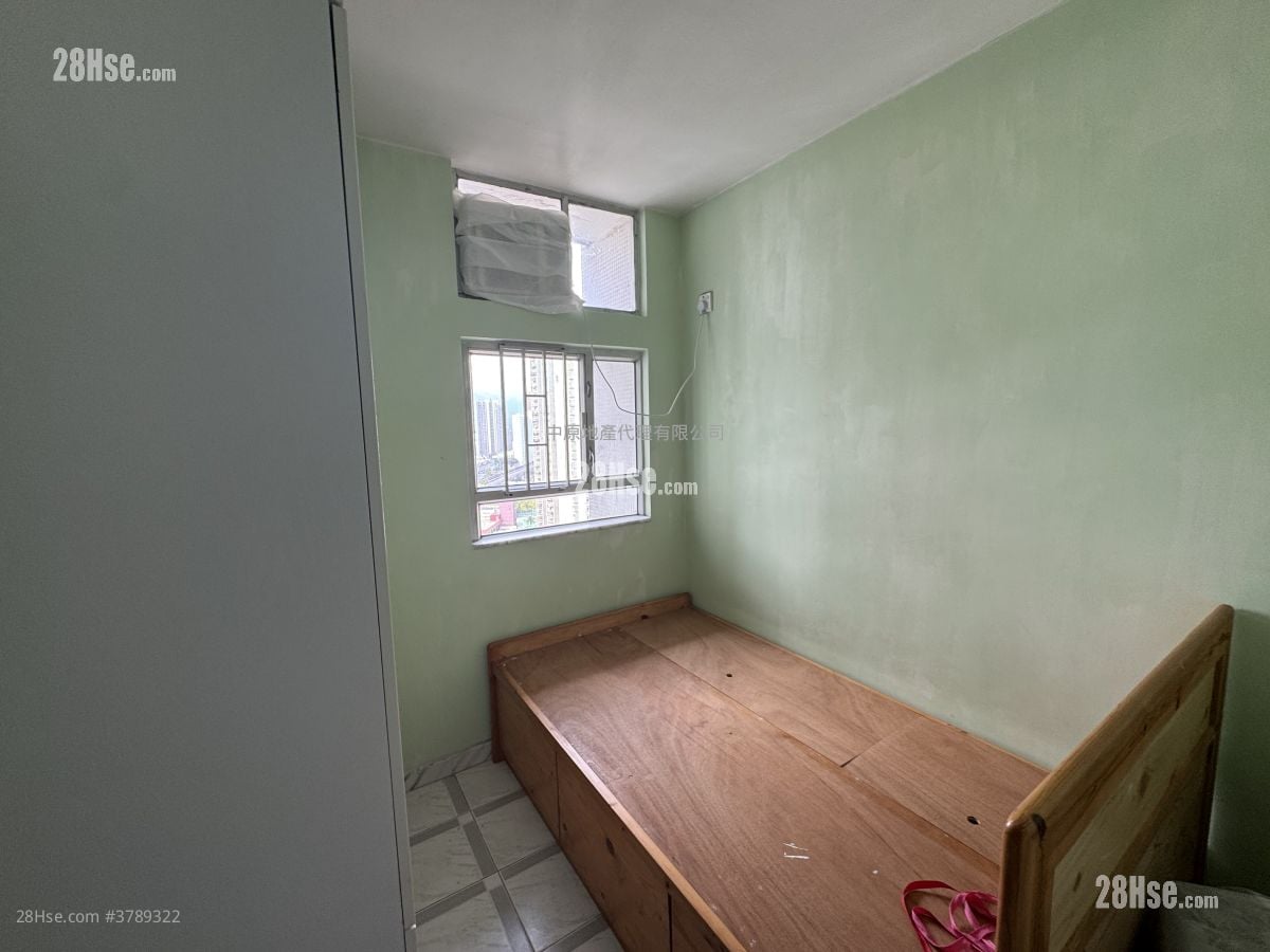 锦鞍苑 售盘 3 房 554 平方尺