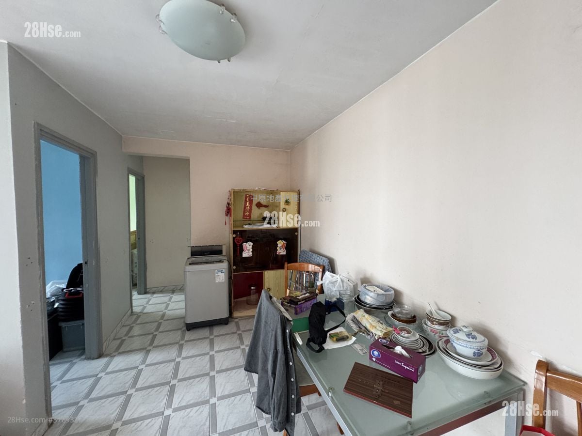 锦鞍苑 售盘 3 房 554 平方尺