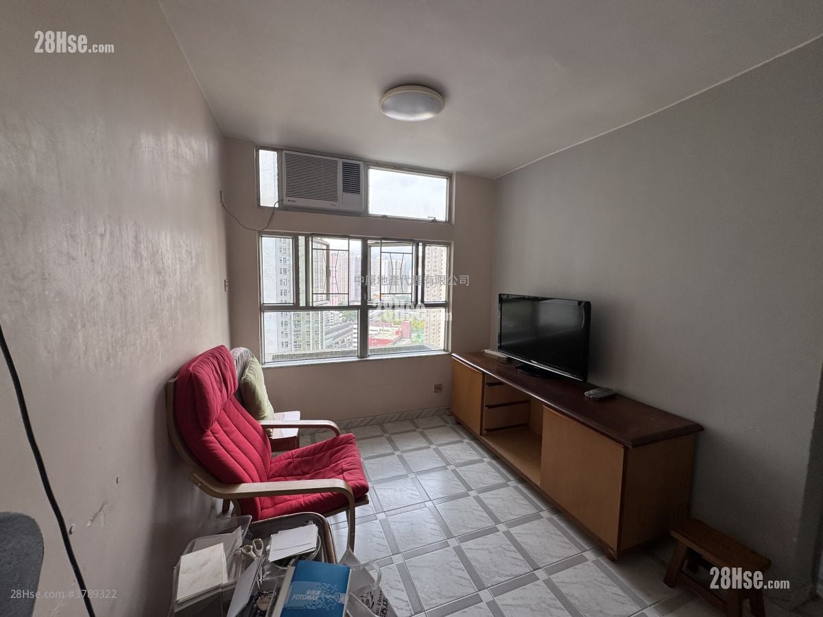 锦鞍苑 售盘 3 房 554 平方尺