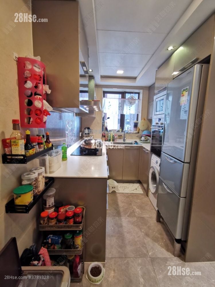 kitchen: One Regent Place Sell 3 Bedrooms , 3 Bathrooms 853 ft²