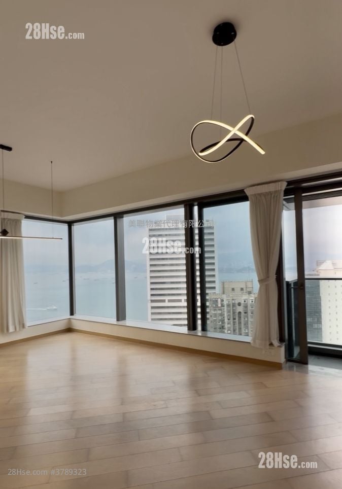 Novum West Sell 4 Bedrooms , 2 Bathrooms 1,258 ft²