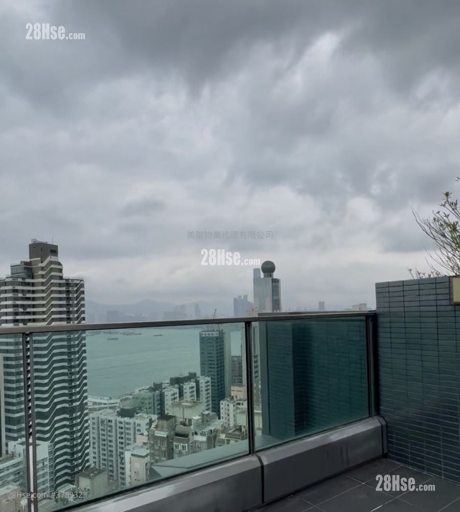 Novum West Sell 4 Bedrooms , 2 Bathrooms 1,258 ft²