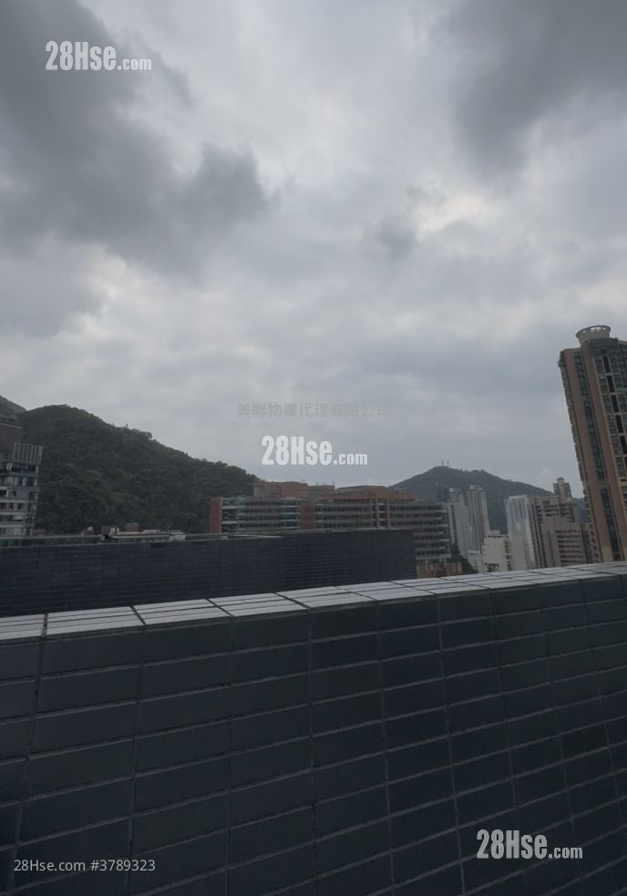 Novum West Sell 4 Bedrooms , 2 Bathrooms 1,258 ft²