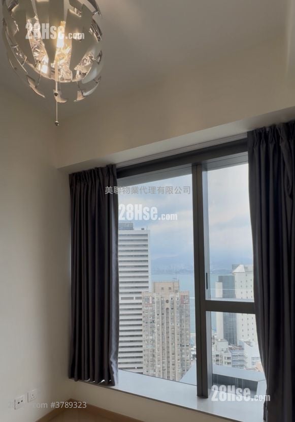 Novum West Sell 4 Bedrooms , 2 Bathrooms 1,258 ft²