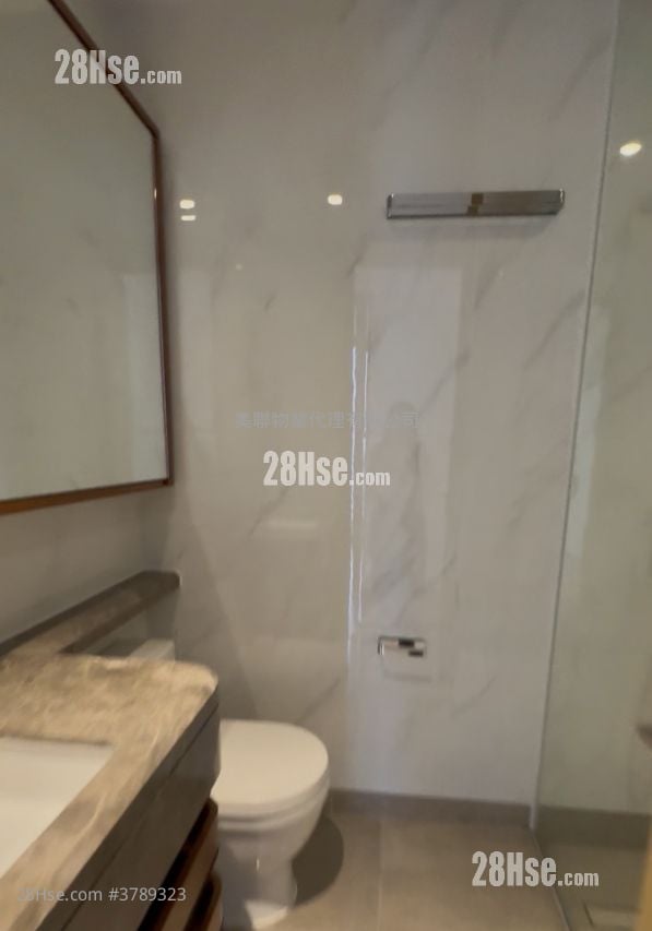 Novum West Sell 4 Bedrooms , 2 Bathrooms 1,258 ft²