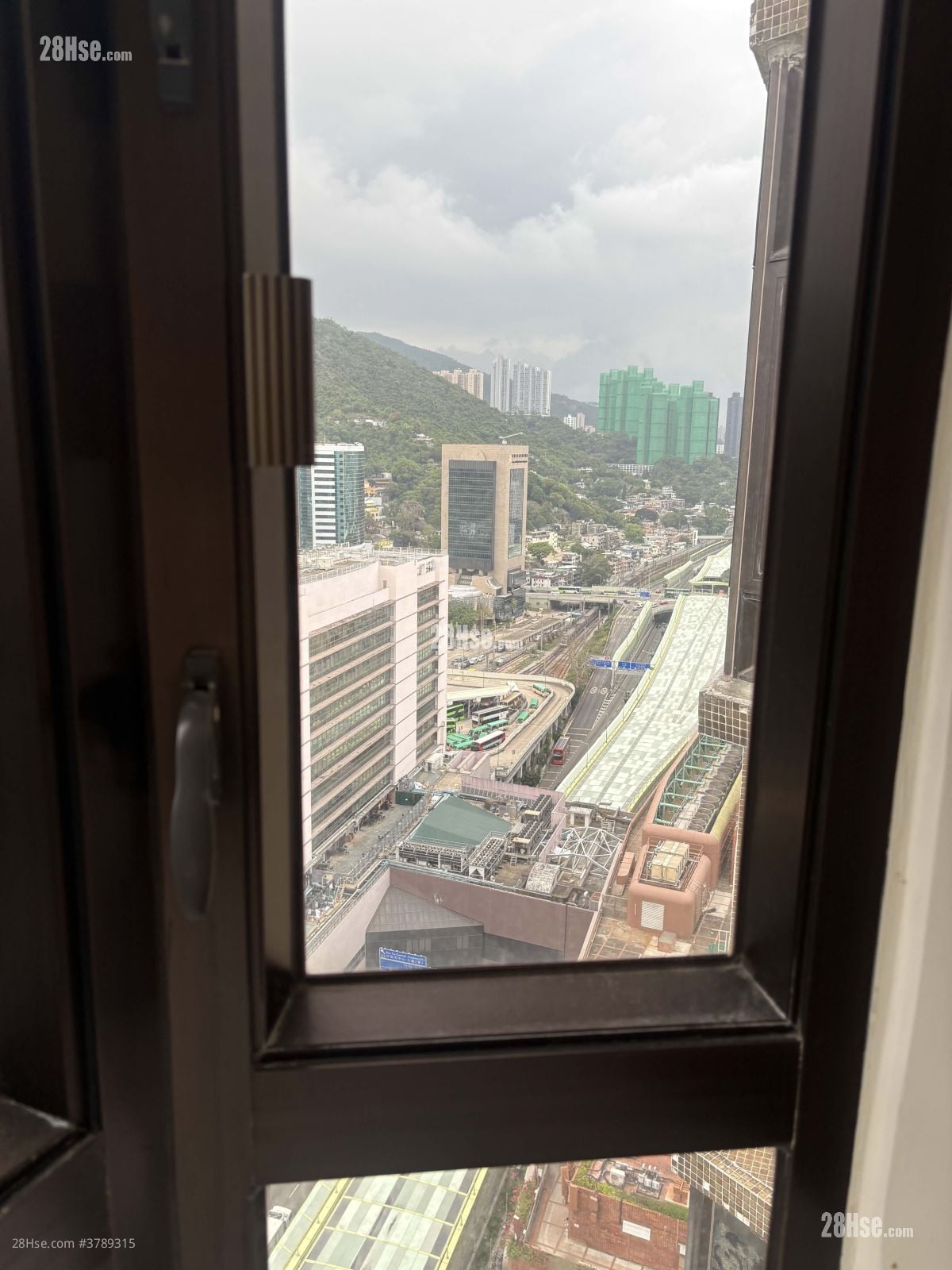 Wai Wah Centre Sell 2 Bedrooms , 1 Bathroom 358 ft²