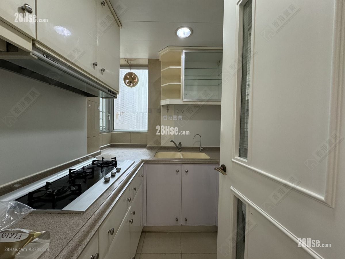 Banyan Garden Rental 2 Bedrooms , 1 Bathroom 473 ft²