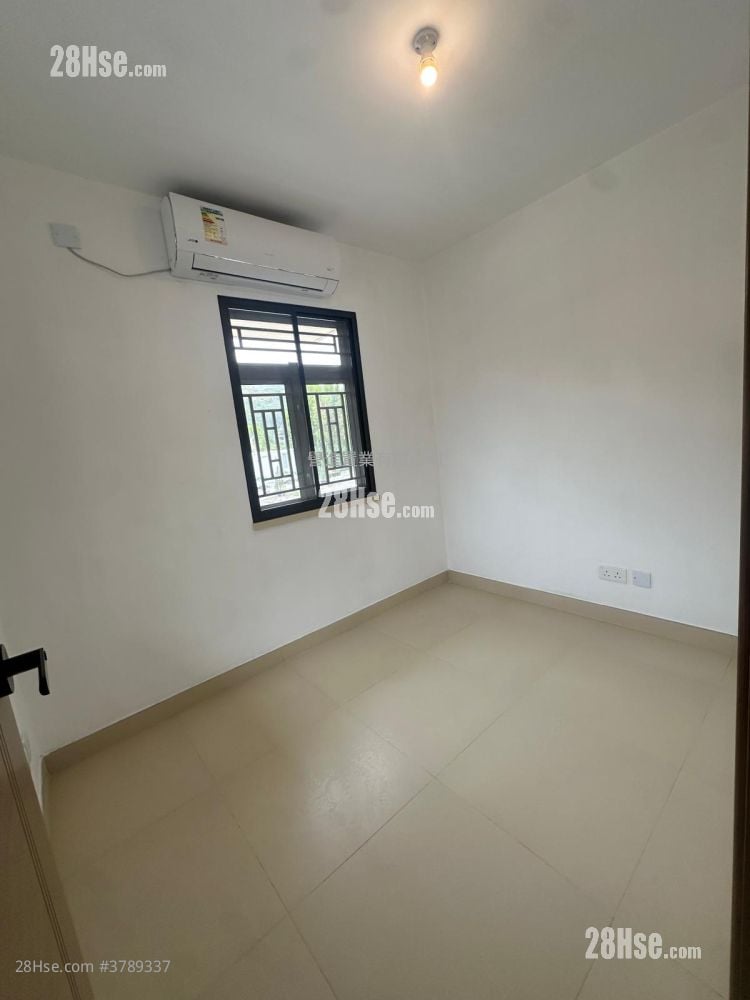 Village Rental 3 Bedrooms , 1 Bathroom 1,300 ft²