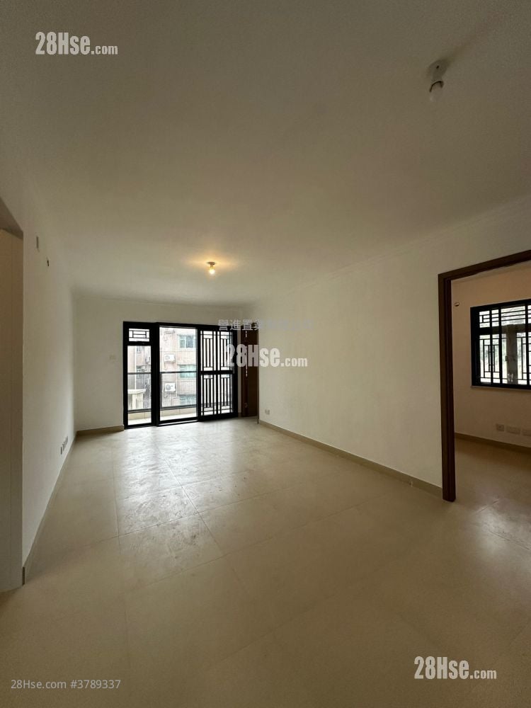 Village Rental 3 Bedrooms , 1 Bathroom 1,300 ft²