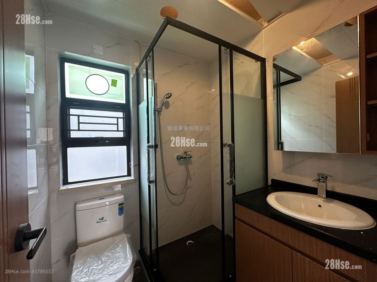 Village Rental 3 Bedrooms , 1 Bathroom 1,300 ft²