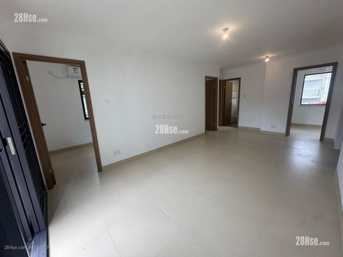 Village Rental 3 Bedrooms , 1 Bathroom 1,300 ft²