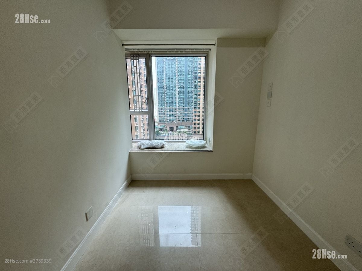 Banyan Garden Rental 2 Bedrooms , 1 Bathroom 473 ft²