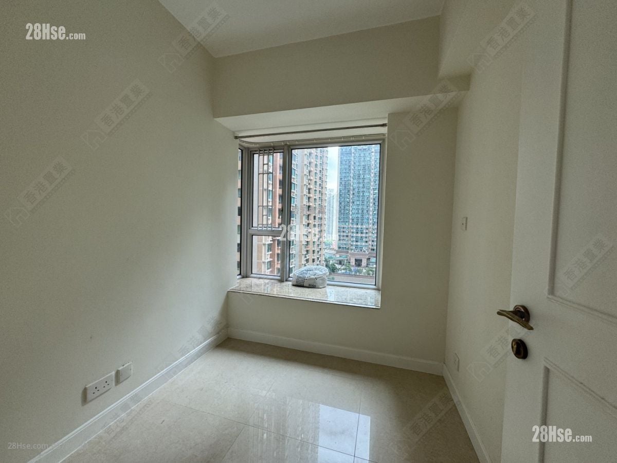 Banyan Garden Rental 2 Bedrooms , 1 Bathroom 473 ft²