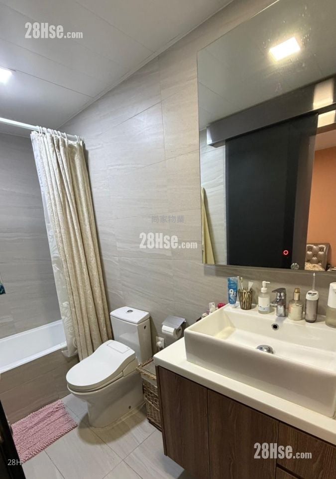 Hill Wood Sell 4 Bedrooms , 2 Bathrooms 700 ft²