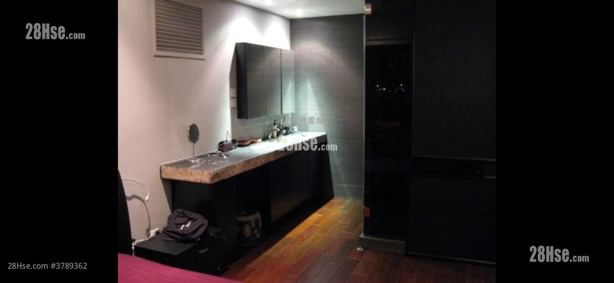 Park Island Sell 4 Bedrooms , 3 Bathrooms 1,129 ft²