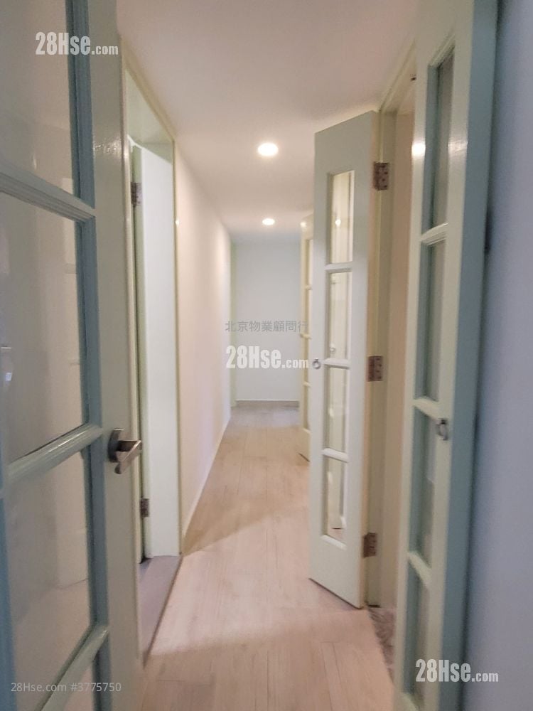 康怡花园 售盘 3 房 , 2 浴室 668 平方尺