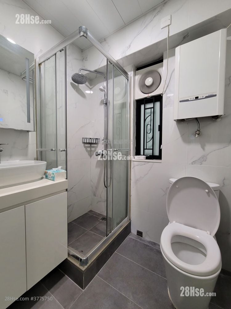 康怡花园 售盘 3 房 , 2 浴室 668 平方尺