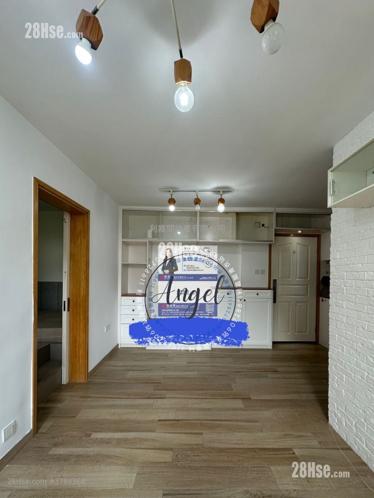 Ching Wah Court Sell 2 Bedrooms 401 ft²