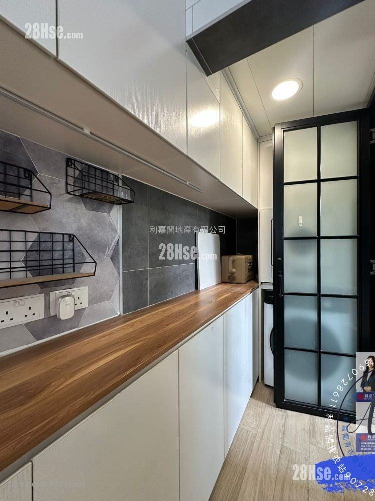 Ching Wah Court Sell 2 Bedrooms 401 ft²