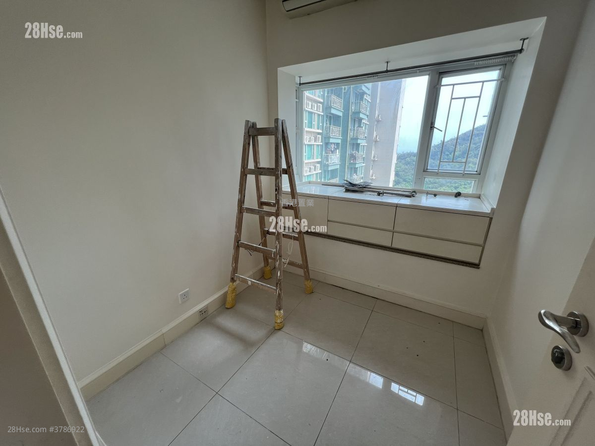 城中駅 售盘 3 房 , 1 浴室 594 平方尺