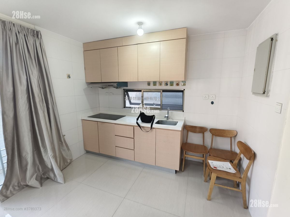 Tsing Chuen Wai Rental 3 Bedrooms , 2 Bathrooms 653 ft²