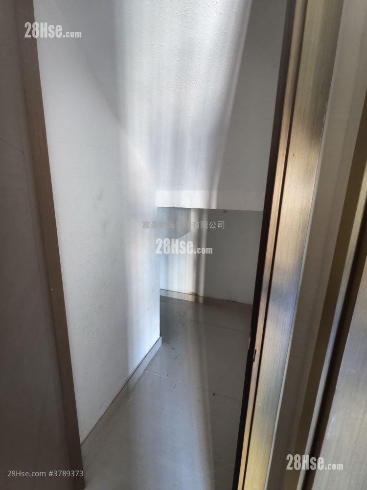 Tsing Chuen Wai Rental 3 Bedrooms , 2 Bathrooms 653 ft²