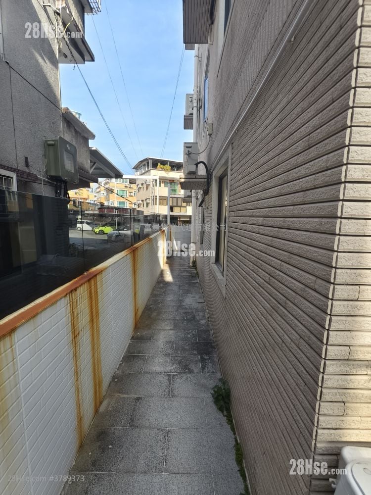 Tsing Chuen Wai Rental 3 Bedrooms , 2 Bathrooms 653 ft²