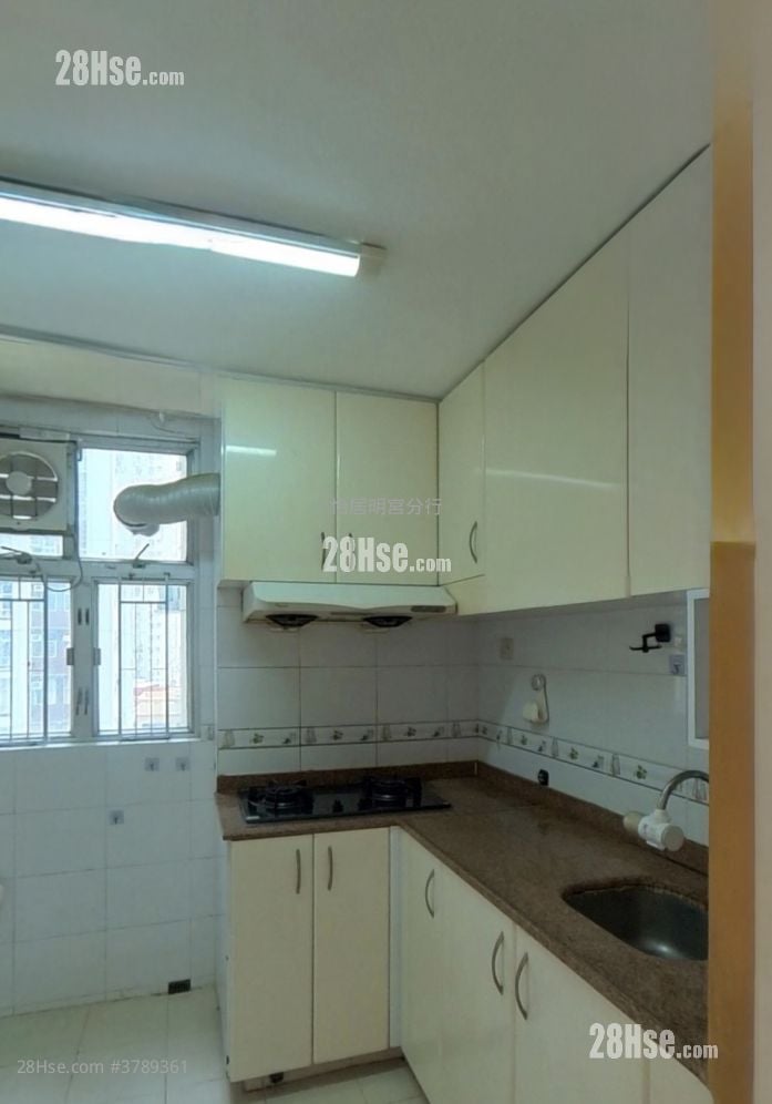 太古城 售盘 3 房 , 1 浴室 702 平方尺