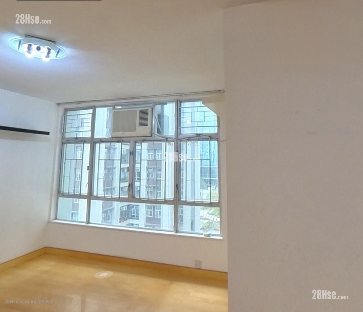 太古城 售盘 3 房 , 1 浴室 702 平方尺