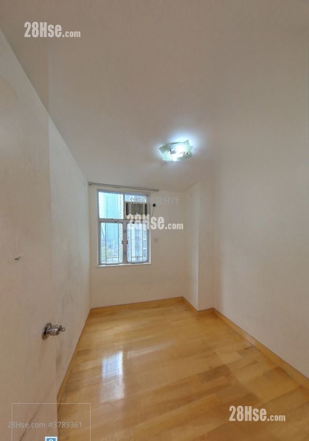 太古城 售盘 3 房 , 1 浴室 702 平方尺