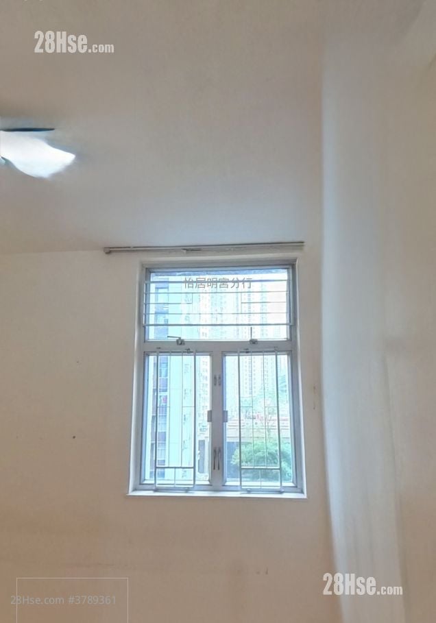 太古城 售盘 3 房 , 1 浴室 702 平方尺