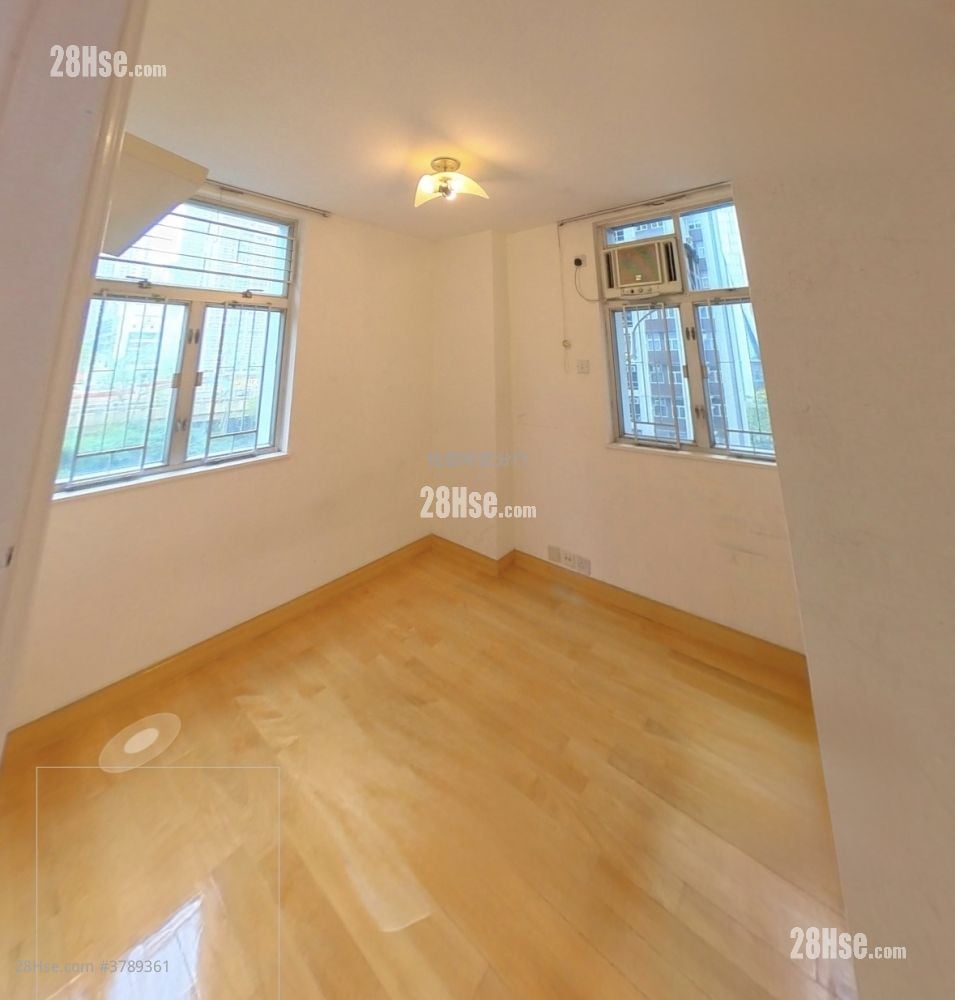 太古城 售盘 3 房 , 1 浴室 702 平方尺