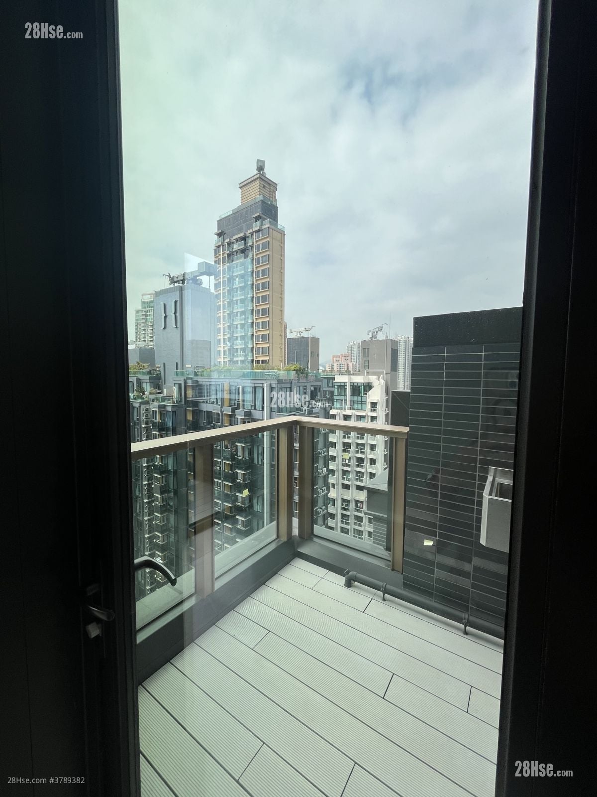 Gateway Square Mile Rental 1 Bedroom , 1 Bathroom 282 ft²