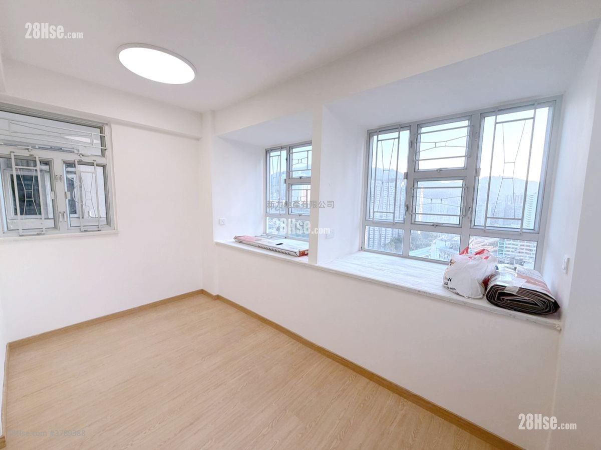 Greenwood Garden Sell Studio , 1 Bathroom 271 ft²