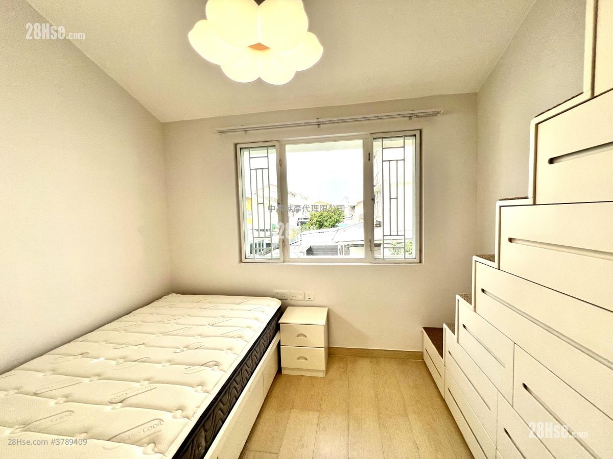 Fairview Park Sell 3 Bedrooms , 2 Bathrooms 1,035 ft²